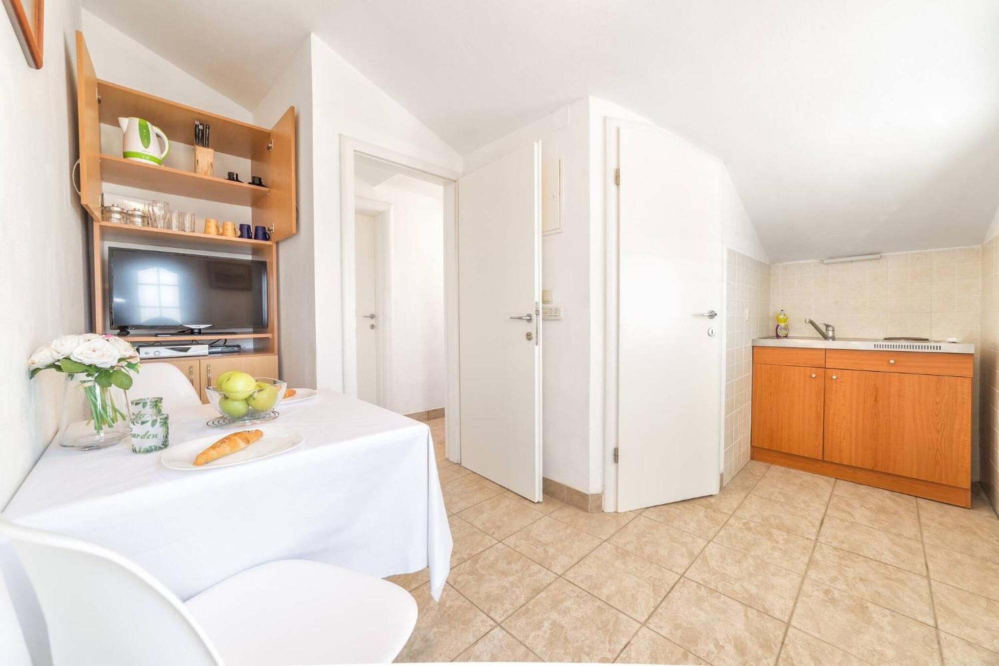 Nikol Apartment Vodice Luaran gambar
