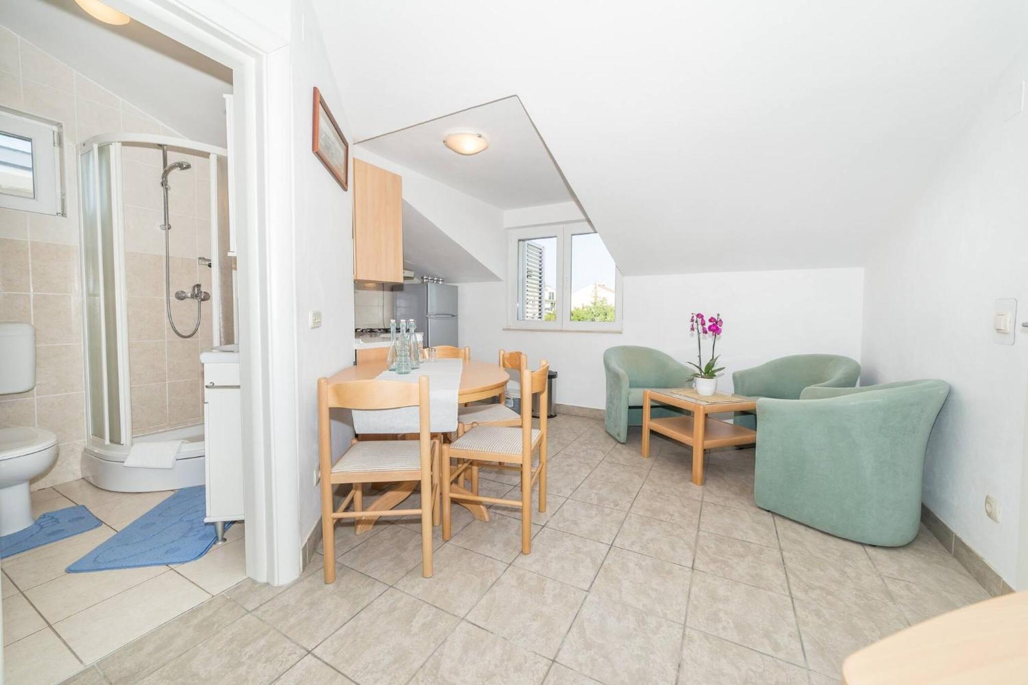 Nikol Apartment Vodice Luaran gambar